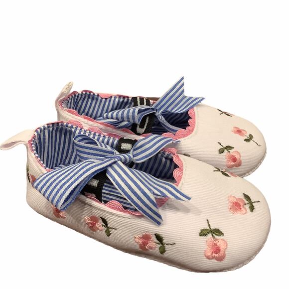 Baby Girl Shoes White Floral Embroidered, NWOT - Picture 1 of 4